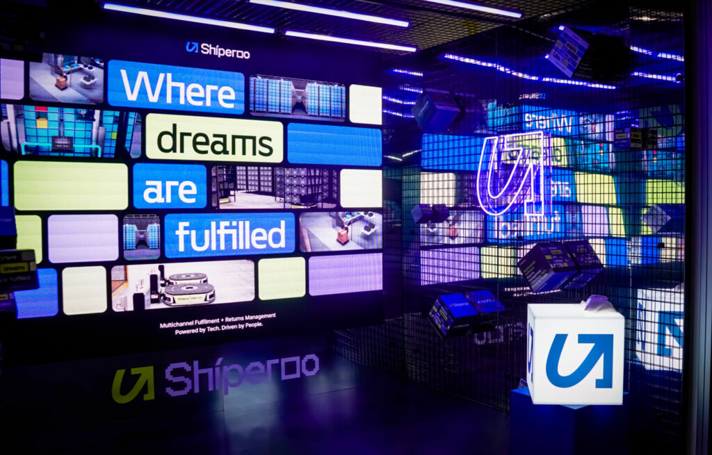 Custom LED and Neon Lighting - Exhibition Stand 